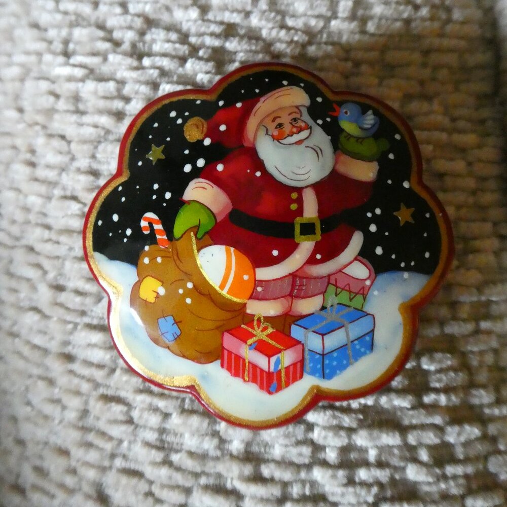 Christmas Santa Claus Pin/Brooch Russian Lacquer Hand Painted Signed